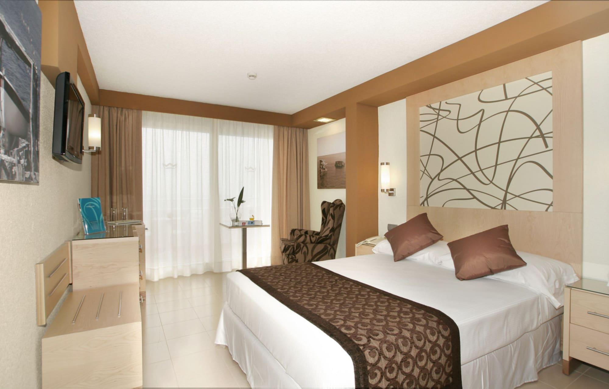 Hotel Riu La Mola à Playa Migjorn Extérieur photo